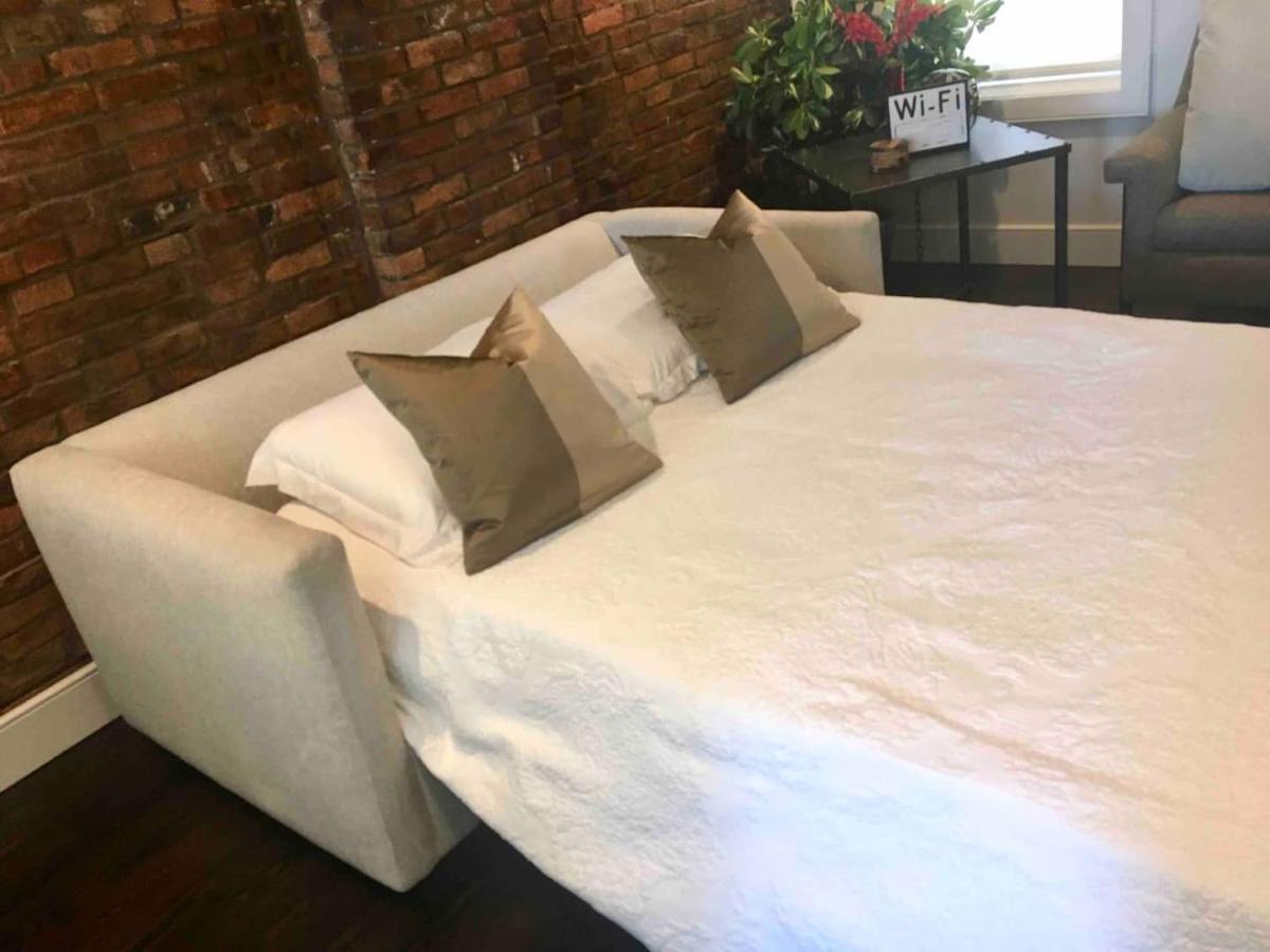 Luxury Design Focused, Themed Apt Near Downtown In The Art District Apartment Detroit